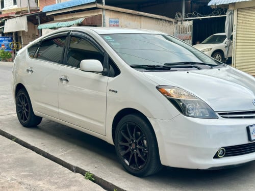 ឡានលក់ Prius 06 full no map ពណ័ស ម្ចាស់ដើមទី1