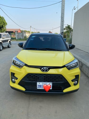 រថយន្តToyota RAiZE 022 ពណ៍លឿង ដំបូលខ្មៅ ឡានមិនសូវប្រើនៅថ្មីលក់