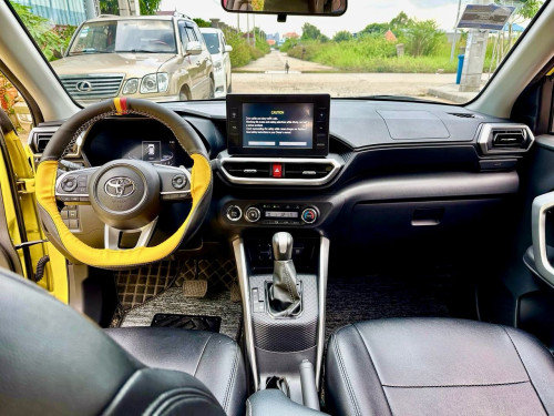 រថយន្តToyota RAiZE 022 ពណ៍លឿង ដំបូលខ្មៅ ឡានមិនសូវប្រើនៅថ្មីលក់
