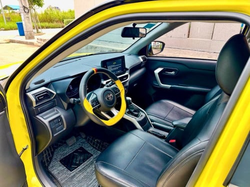 រថយន្តToyota RAiZE 022 ពណ៍លឿង ដំបូលខ្មៅ ឡានមិនសូវប្រើនៅថ្មីលក់