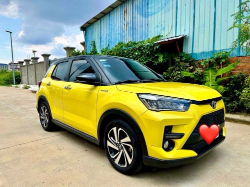 រថយន្តToyota RAiZE 022 ពណ៍លឿង ដំបូលខ្មៅ ឡានមិនសូវប្រើនៅថ្មីលក់