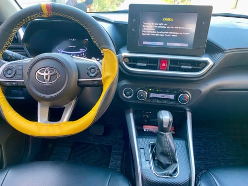 រថយន្តToyota RAiZE 022 ពណ៍លឿង ដំបូលខ្មៅ ឡានមិនសូវប្រើនៅថ្មីលក់