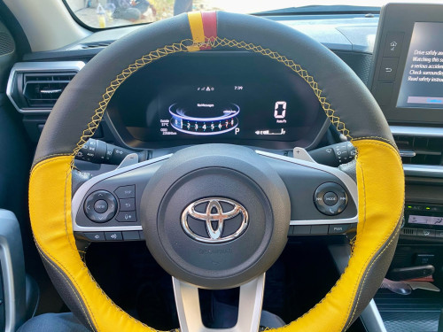 រថយន្តToyota RAiZE 022 ពណ៍លឿង ដំបូលខ្មៅ ឡានមិនសូវប្រើនៅថ្មីលក់