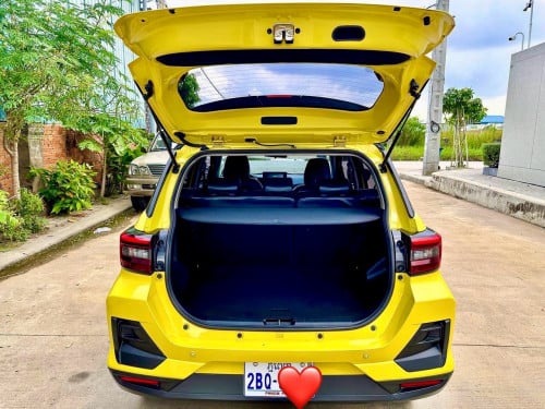 រថយន្តToyota RAiZE 022 ពណ៍លឿង ដំបូលខ្មៅ ឡានមិនសូវប្រើនៅថ្មីលក់