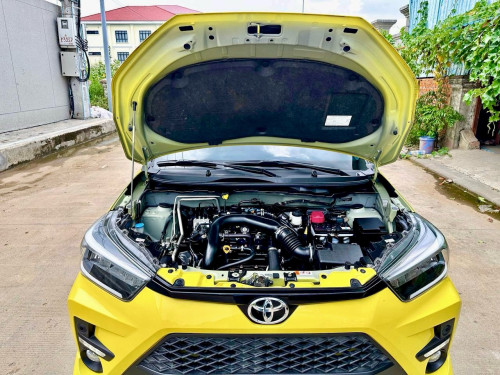 រថយន្តToyota RAiZE 022 ពណ៍លឿង ដំបូលខ្មៅ ឡានមិនសូវប្រើនៅថ្មីលក់