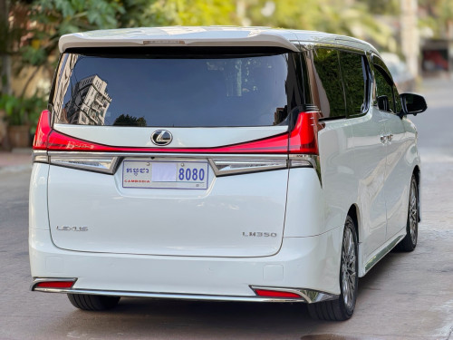 📣Lexus LM 015 Up 022 Auto3 ដំបូលខ្មៅ កៅអីម៉ាស្សា ក្នុងខ្មៅហ្សុីន លេងភ្លើងឌីម Camera 360 ។