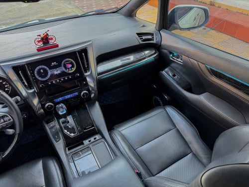 📣Lexus LM 015 Up 022 Auto3 ដំបូលខ្មៅ កៅអីម៉ាស្សា ក្នុងខ្មៅហ្សុីន លេងភ្លើងឌីម Camera 360 ។