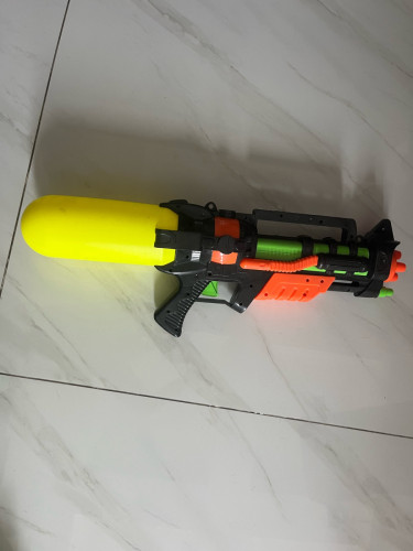 2 waterguns