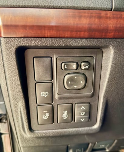 2017 Prado ម៉ាស៊ូត V4 (2.8) full
