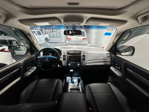 2022 Mitsubishi Pajero 4WD 7-seater