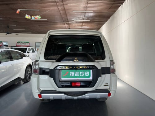 2022 Mitsubishi Pajero 4WD 7-seater