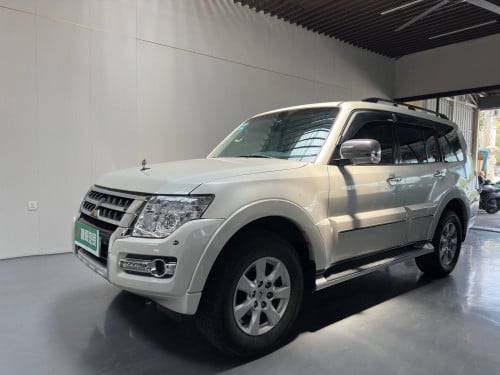 2022 Mitsubishi Pajero 4WD 7-seater