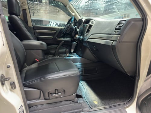2022 Mitsubishi Pajero 4WD 7-seater