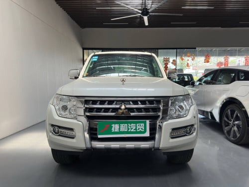 2022 Mitsubishi Pajero 4WD 7-seater