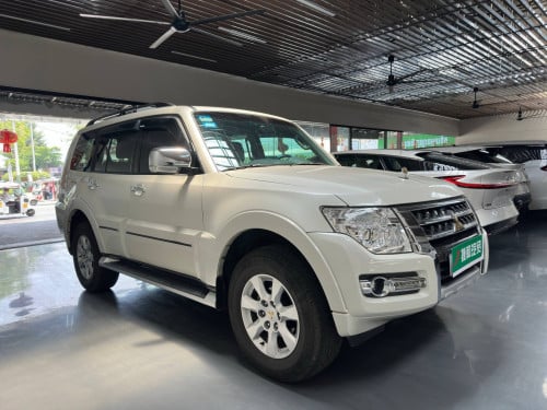2022 Mitsubishi Pajero 4WD 7-seater
