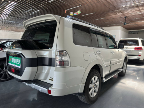 2022 Mitsubishi Pajero 4WD 7-seater