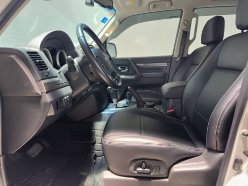 2022 Mitsubishi Pajero 4WD 7-seater