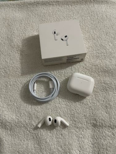 AirPods 3rd Generation 90% Full box original