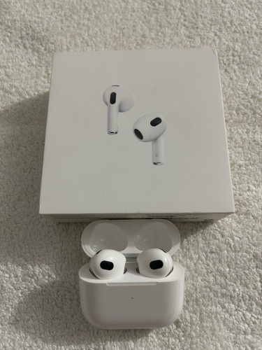 AirPods 3rd Generation 90% Full box original