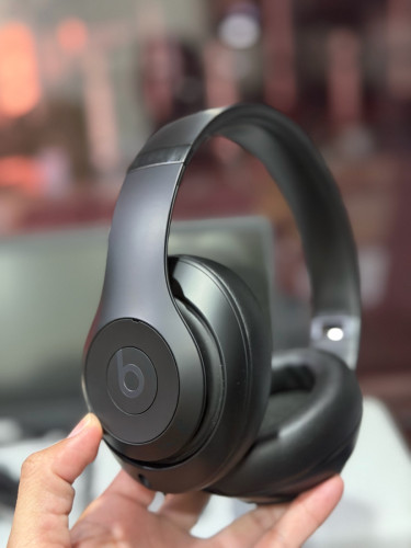 Beats Studio Pro Black 99.99% Like New