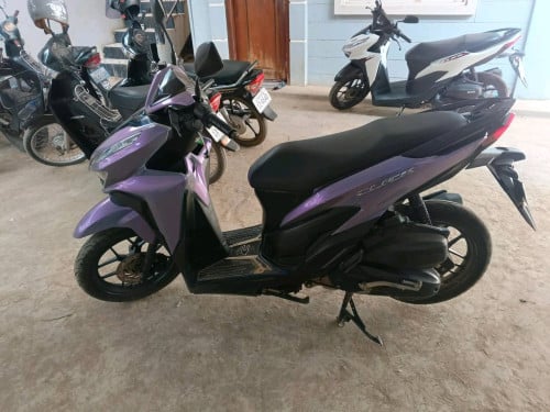 Click 2020 1600$ ម៉ាស៊ីន អែម