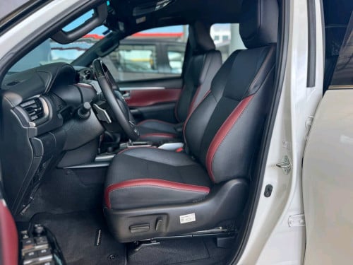 FORTUNER LEGENDER 2025