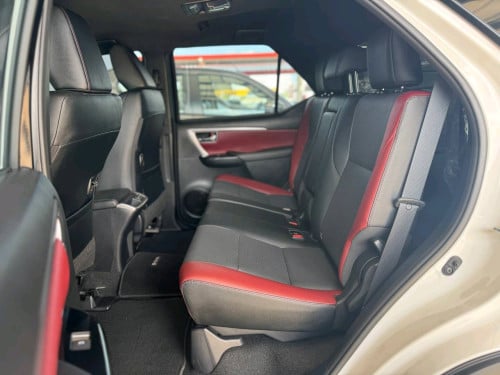 FORTUNER LEGENDER 2025