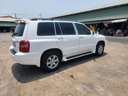 Hi..der 03 V 6   ឡានស្អាតមិនបុកមិនច្រេស
