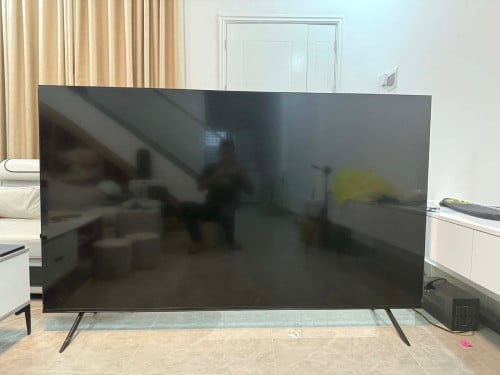HISENSE TV ថ្មី99% លក់ 85inc