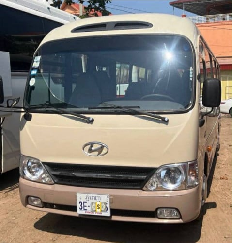 Hyundai county 2019 លក់ឡាននៅស្អាតសានុំសុីន