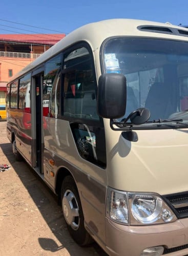 Hyundai county 2019 លក់ឡាននៅស្អាតសានុំសុីន