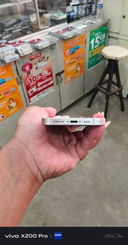 iPhone 13 សានុំណែន 128G ស្អាត់98% 235$