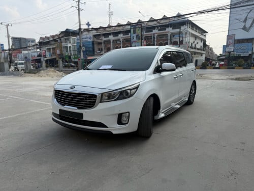 Kia Carnival 2017 Full Option 5ប៊ូតុងពេញ