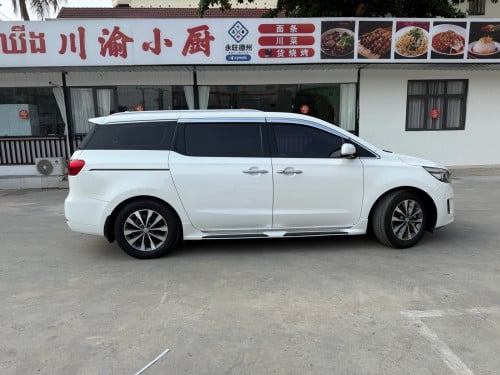 Kia Carnival 2017 Full Option 5ប៊ូតុងពេញ