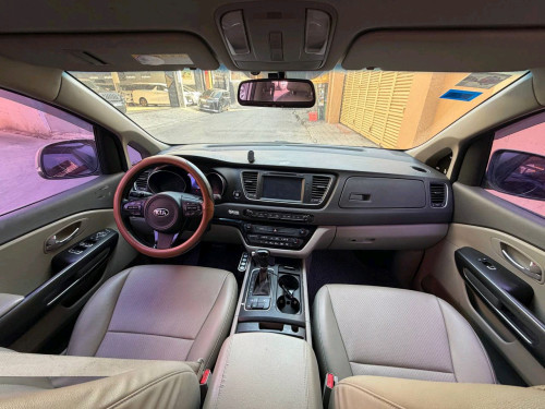 Kia Carnival for rent ឡាន11កៅអីសម្រាប់ជួលជាថ្ងៃ