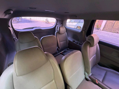 Kia Carnival for rent ឡាន11កៅអីសម្រាប់ជួលជាថ្ងៃ