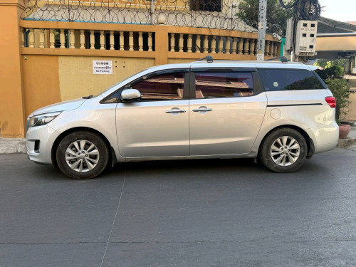 Kia Carnival for rent ឡាន11កៅអីសម្រាប់ជួលជាថ្ងៃ