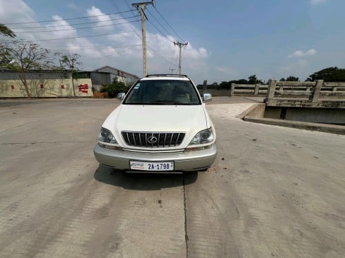 Lexus RX300 03 P2 ក្នុងលឿង