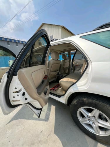 Lexus RX300 03 P2 ក្នុងលឿង