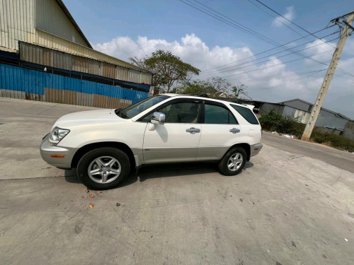 Lexus RX300 03 P2 ក្នុងលឿង