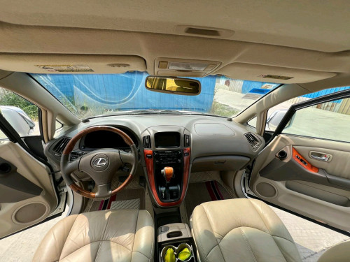 Lexus RX300 03 P2 ក្នុងលឿង