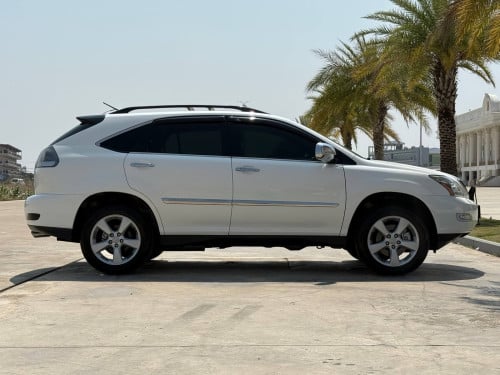 Lexus RX330 P2