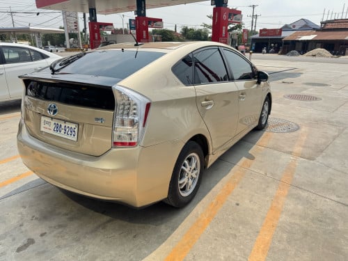 Prius 2010 Option 2 Gold