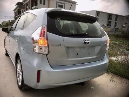 Prius V 2021 opt 5 17500$ចរចា