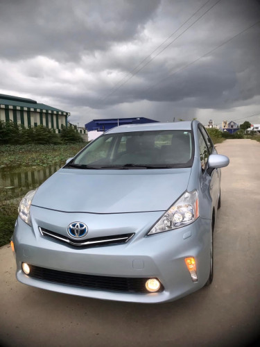 Prius V 2021 opt 5 17500$ចរចា