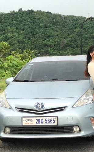Prius V 2021 opt 5 17500$ចរចា