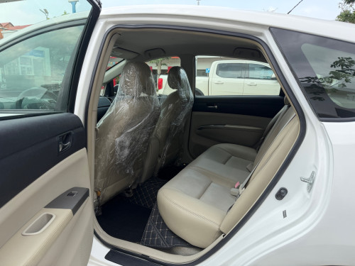 Pruis 06 h/full ក្នុងលឿង 12300$