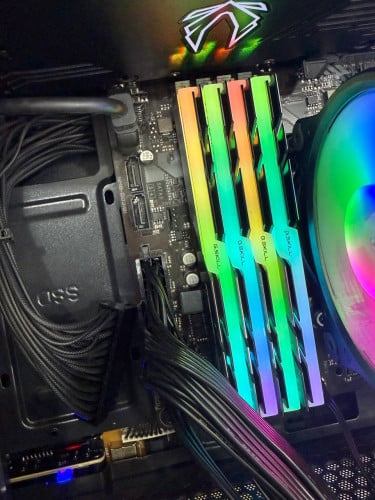 RAM Desktop G-Skill Trident Z NEO 16GB DDR4 3600 RGB   មួយទឹក តែគុណភាពនៅល្អ នៅស្អាត