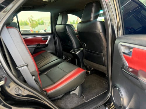 Toyota Fortuner Legender 2023