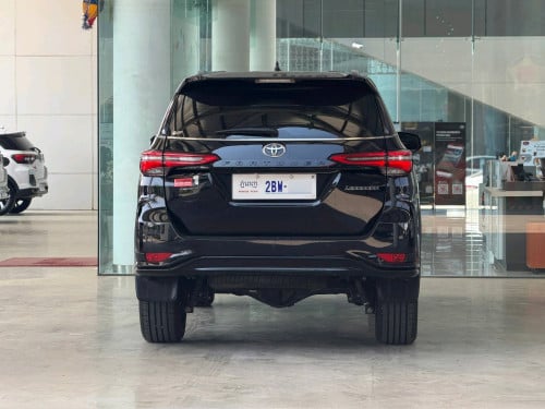 Toyota Fortuner Legender 2023